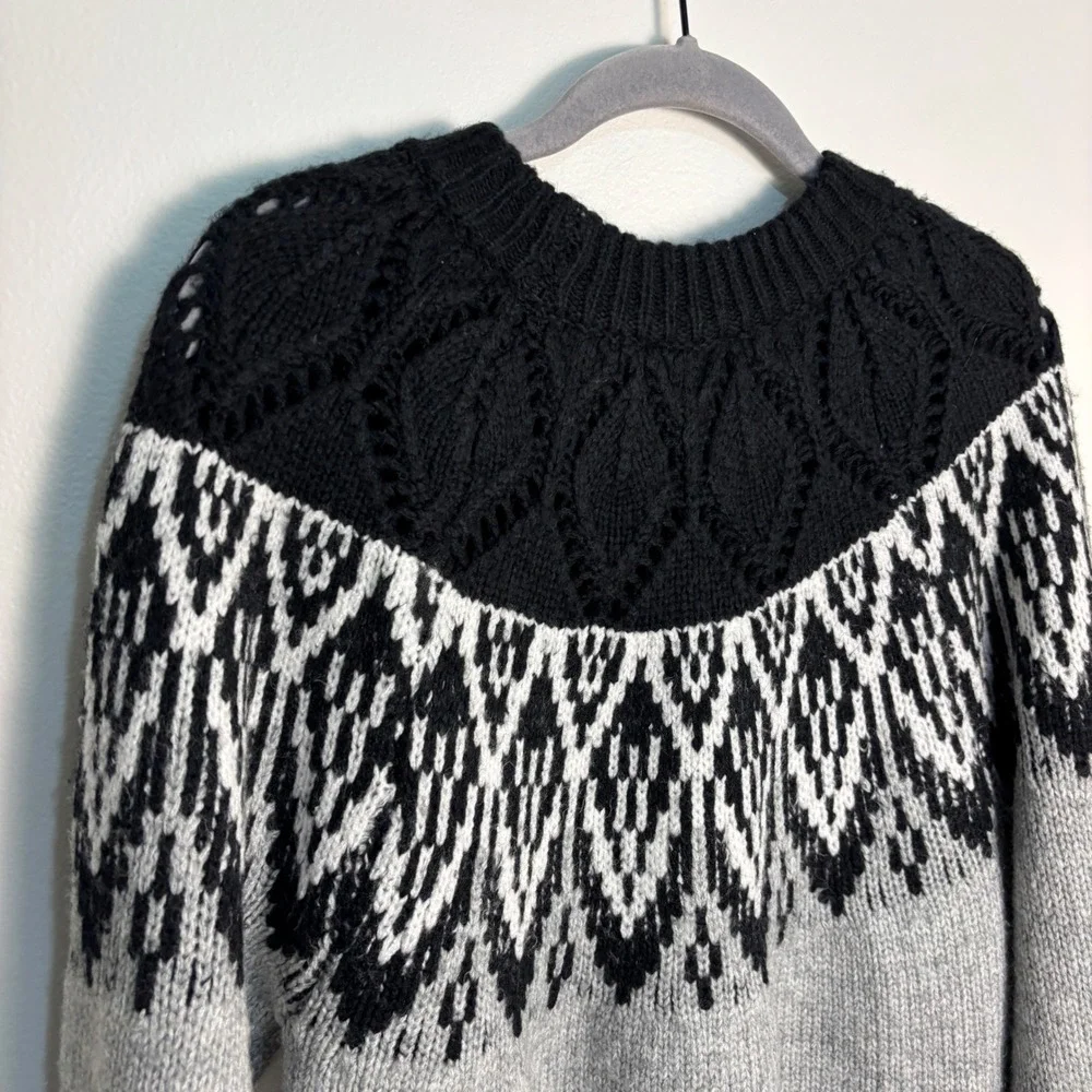 Crown & Ivy Large Fair Isle Sweater Balloon Sleeve Nordic Eyelet Fisherman Grey